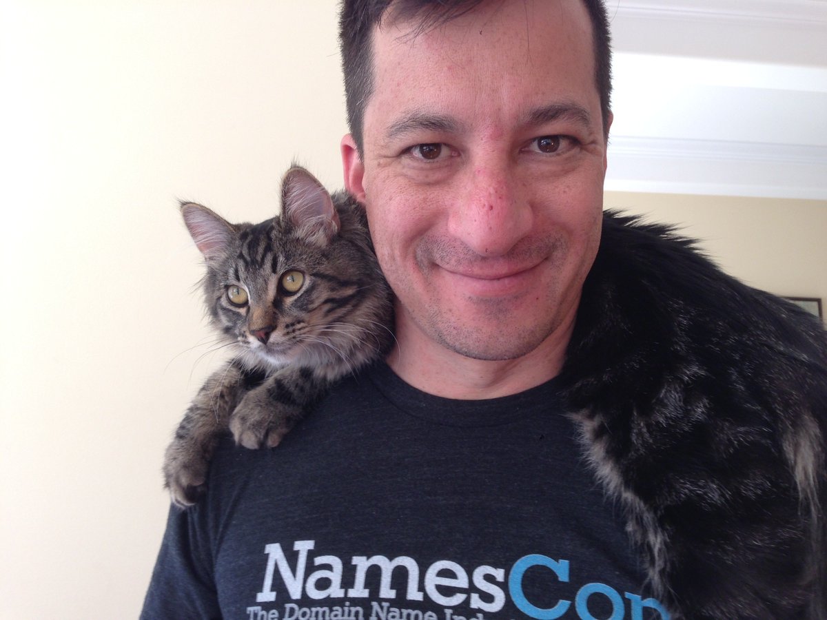 NamesCon's tweet image. Want a free ticket to #NamesCon? Post a photo of your pet, tag #NamesConPets, and WIN! bit.ly/1SBXnT7