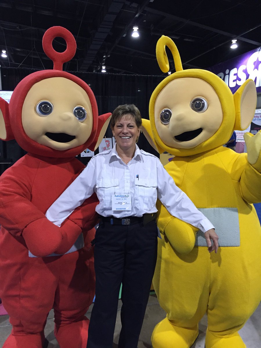 MississaugaFES's tweet photo. @MississaugaFES Fire and Life Safety Educator Michele met some new friends at the @BabyTimeShows today! @IAFF1212 https://t.co/vT7oPZOgif
