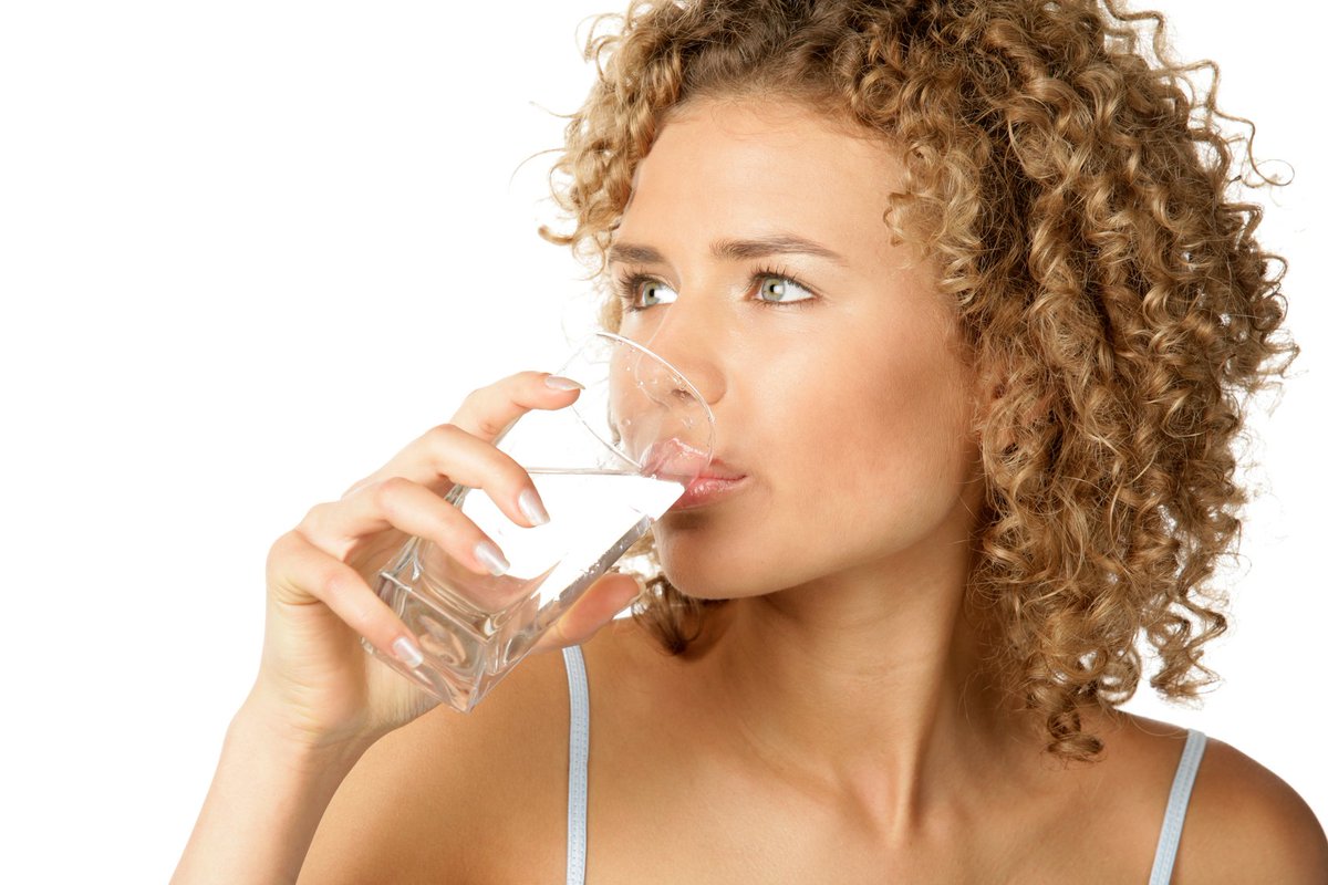 infohotelpgc's tweet photo. Al beber agua tu piel se ve y se siente más sana porque elimina toxinas e impurezas #TipsHPGC https://t.co/xEVR3EN6l3
