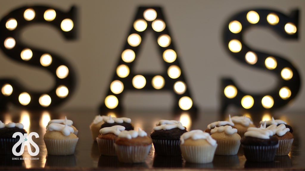 SAS_ENDSLAVERY's tweet photo. Special thanks to @thekindcake for making our green room extra yummy last week! They are allergen free! https://t.co/ak5FllFrbU
