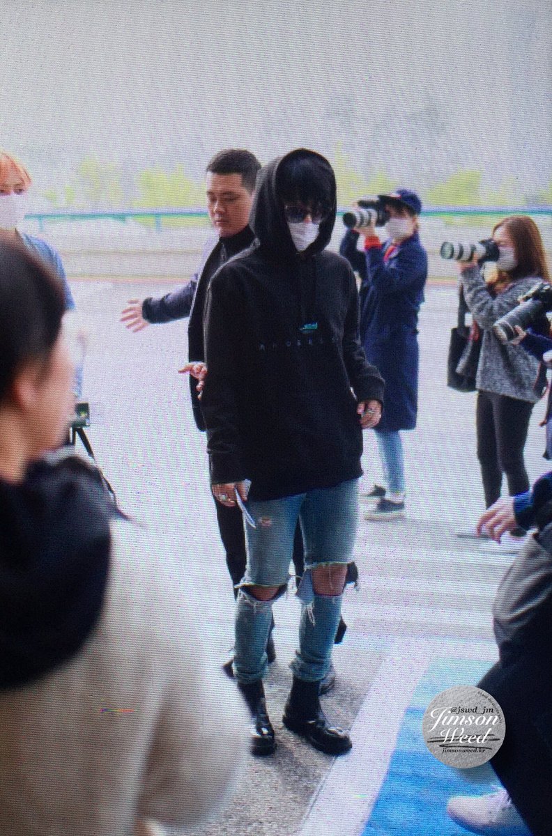 JSWD_JM's tweet photo. 160423 김포공항 출국 @BTS_twt #방탄소년단 #지민 #JIMIN https://t.co/2wBQU91KQq