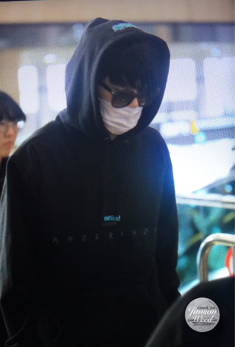 JSWD_JM's tweet photo. 160423 김포공항 출국 @BTS_twt #방탄소년단 #지민 #JIMIN https://t.co/2wBQU91KQq