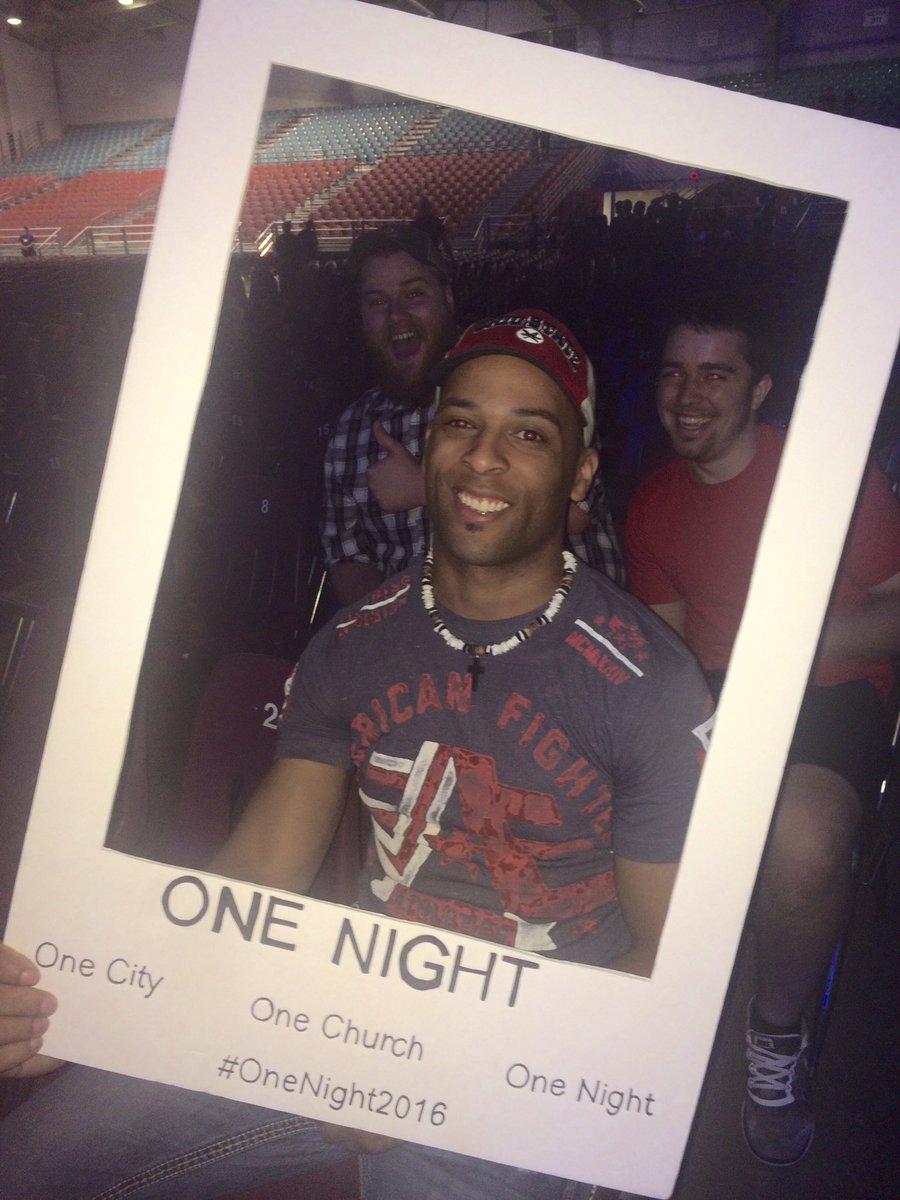 ChassityJean's tweet photo. #onenight2016 https://t.co/Bl5m2dB7rf