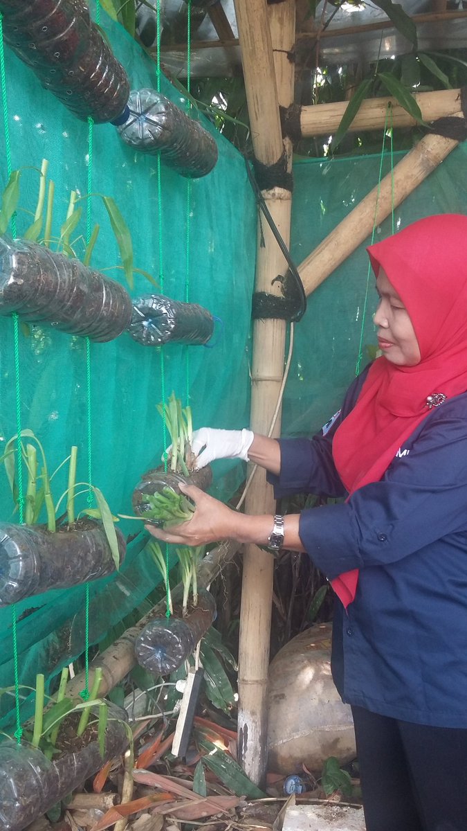 [KOMBAT NATURE] Aksi Nyata Ruwat Bumi dan Menyususi sungai Ciliwung