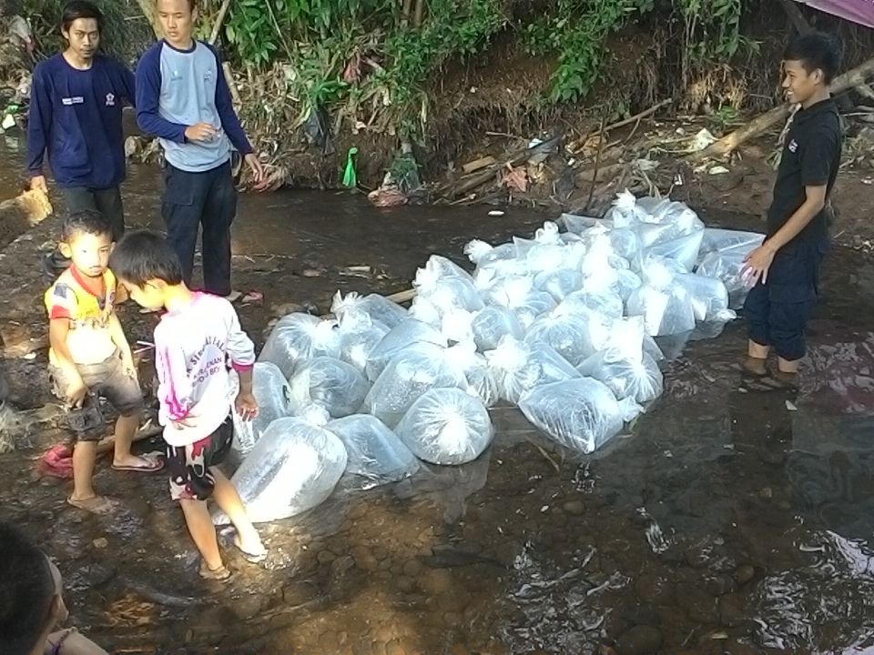 [KOMBAT NATURE] Aksi Nyata Ruwat Bumi dan Menyususi sungai Ciliwung