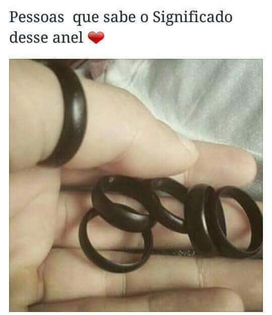 tudosapas's tweet photo. Pra mim, é anel de sapatao https://t.co/my8hUWV6ZV