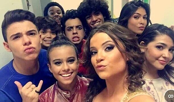 ChBiazinha's tweet photo. Com esses Gathos Dance se puder #Supimpas #FiveSatars https://t.co/USc8bmURw9