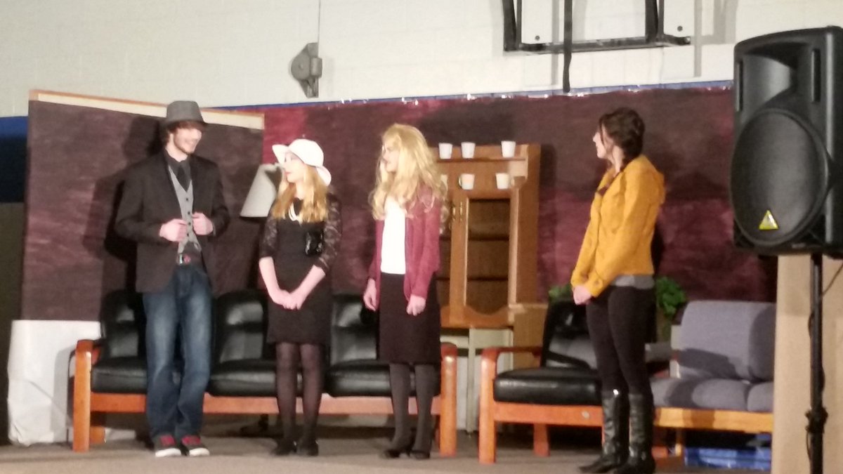 Waldeckwarriors's tweet photo. And #action!  MurderRunsInTheFamily is on point! #drama #students @ChinookSD https://t.co/6PkDPiNB41