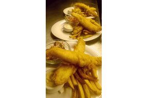 PennCommonsDC's tweet photo. #FarmBell at 10 rings for a #WisconsinFishFry! @oskarblues Battered FIsh + Fries & Slaw - just $12 pp! #pennquarter https://t.co/hAnakIy0ra