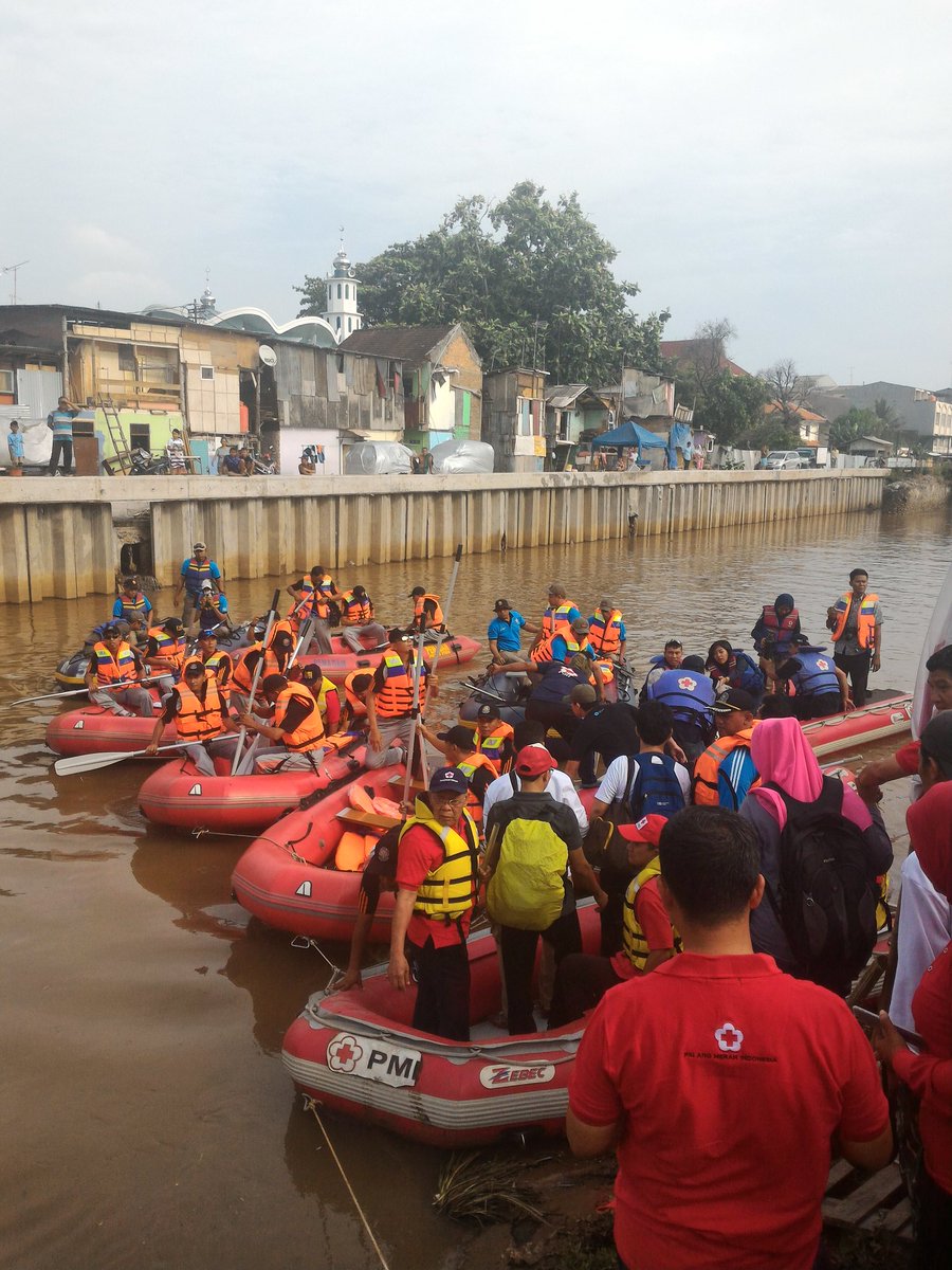 [KOMBAT NATURE] Aksi Nyata Ruwat Bumi dan Menyususi sungai Ciliwung