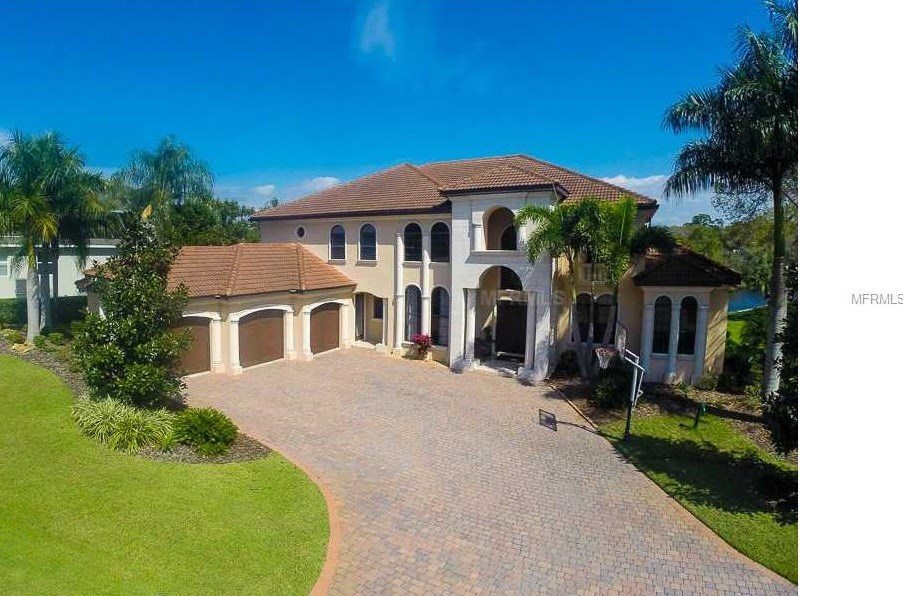 KellyGettelCo's tweet photo. With #5bedrooms and 4 bathrooms, this home is the ultimate #family #home. Located in #sarasotafl https://t.co/VI9AYMIw6B