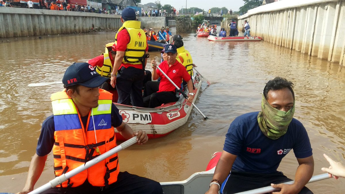 [KOMBAT NATURE] Aksi Nyata Ruwat Bumi dan Menyususi sungai Ciliwung