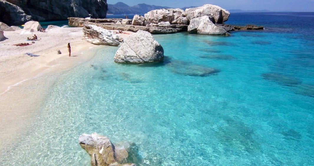 lucia_playera's tweet photo. Cala Mariolu, Orosei, Sardinia, Italia. Navega por https://t.co/yQurge0iB0 #Playas #Vacaciones #LaVidaEsUnaPlaya https://t.co/TF8UWjVQ4q