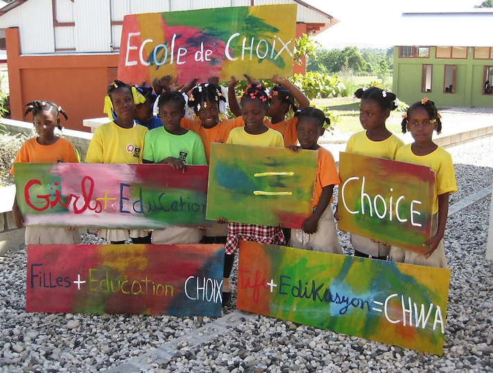girlrising's tweet photo. Every girl, no matter where she lives, should grow up safe, healthy and empowered! #humanrights https://t.co/fwtiOIcOcE