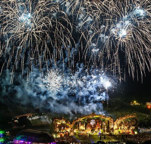 GuettaFansClub's tweet photo. Gran set de David Guetta en @TMLBrasil https://t.co/jZdaTQVBXr