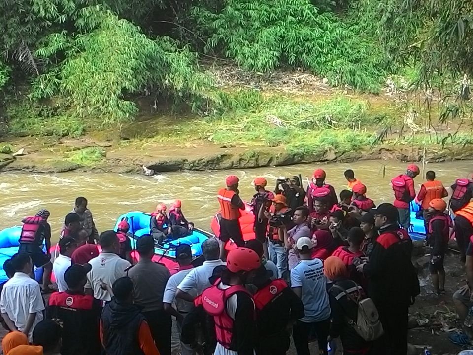 [KOMBAT NATURE] Aksi Nyata Ruwat Bumi dan Menyususi sungai Ciliwung