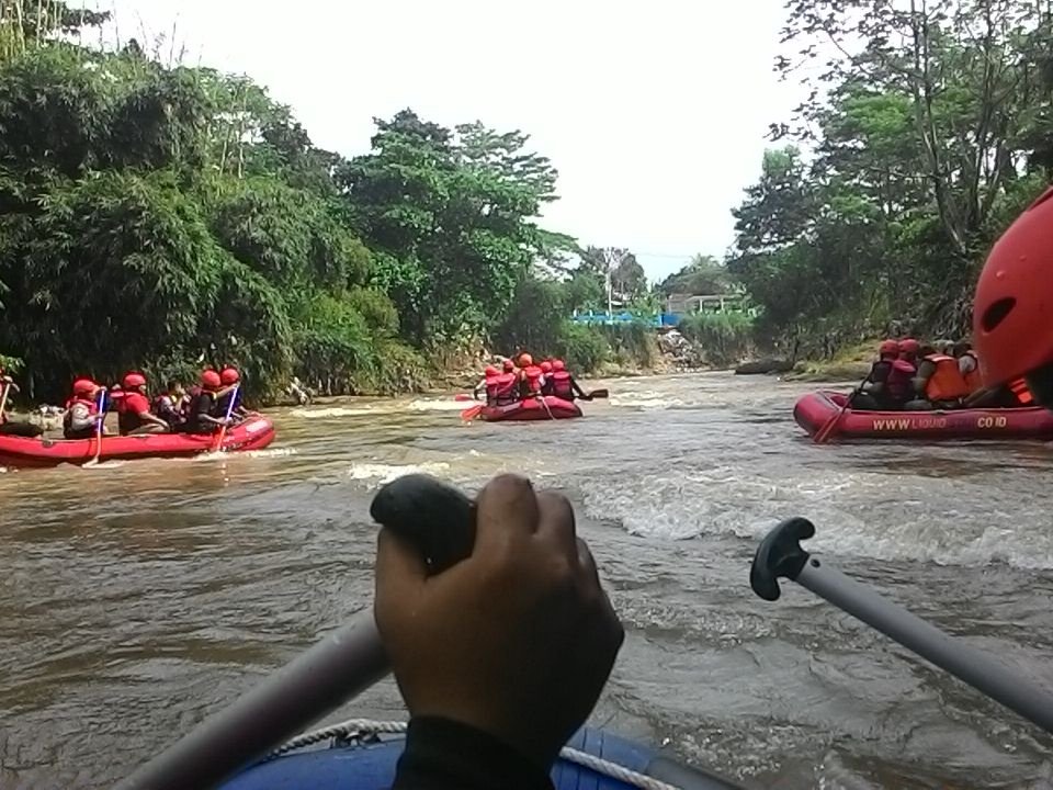 [KOMBAT NATURE] Aksi Nyata Ruwat Bumi dan Menyususi sungai Ciliwung