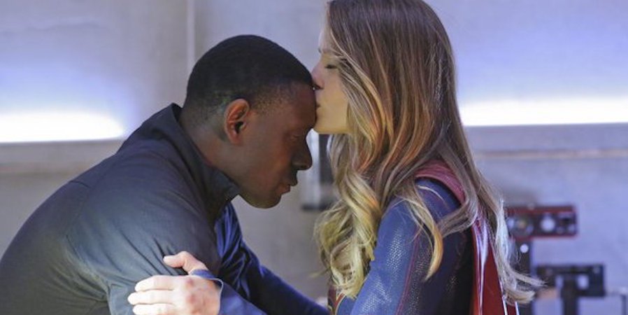 ThreeIfBySpace's tweet photo. The #SupergirlFinale has us asking: "Who is in the pod?" #LetsGoSeason2 @supergirlcbs https://t.co/yZ5TH2vyWm https://t.co/xrZvIqECeb