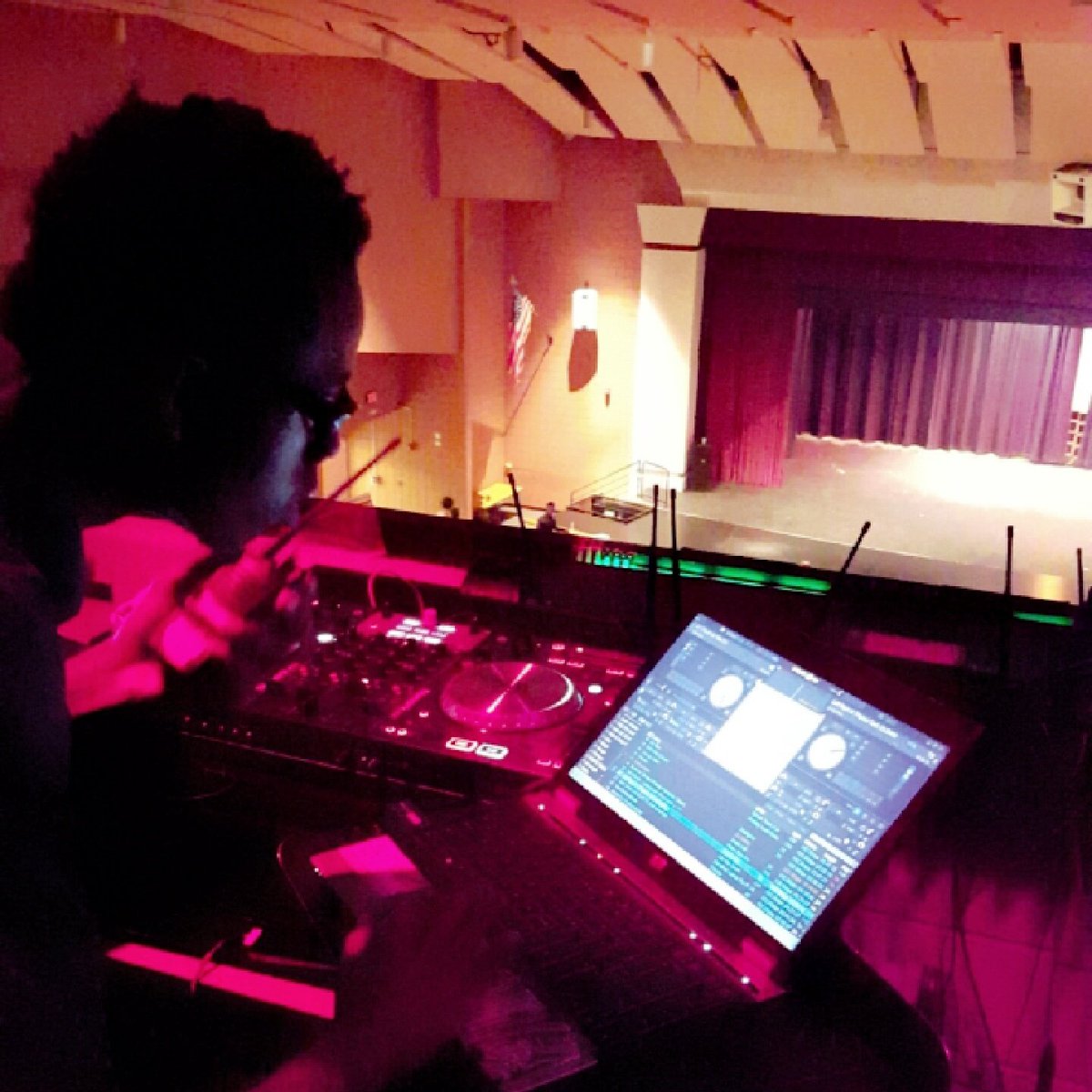 mele_coach's tweet photo. My man @GiddyOnTheClock did his thing tonight! #DJGiddy #WMFam https://t.co/PwYjm85eX3