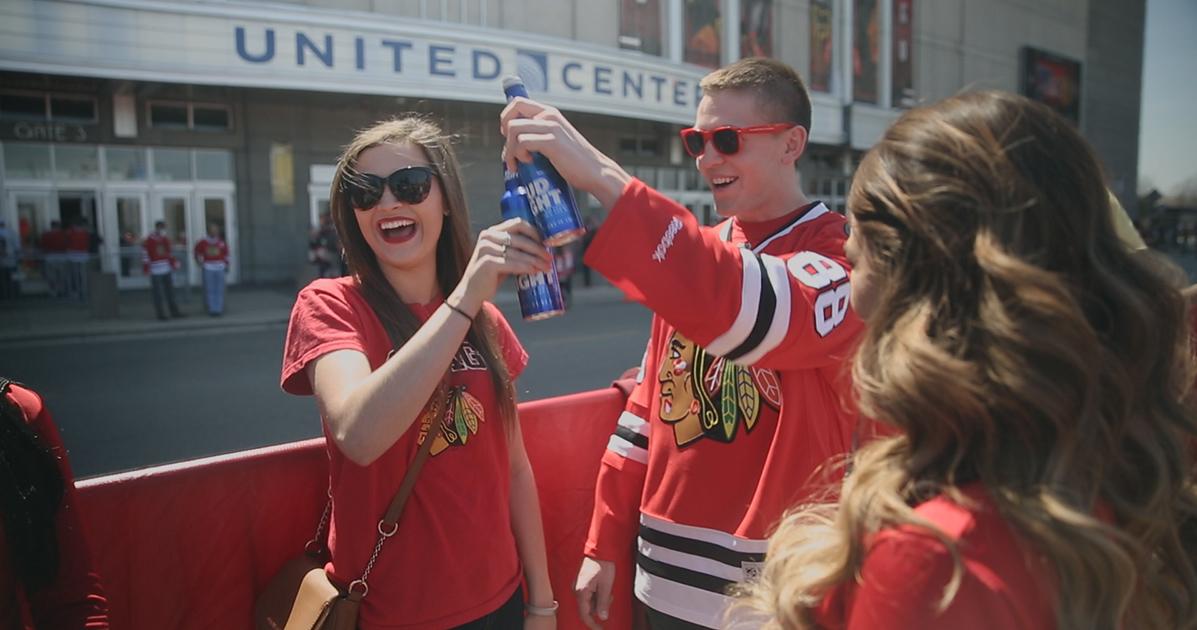 bel_sx17's tweet photo. Watch two #Blackhawks fans enjoy a special Bud Light Party experience during Game 3! - https://t.co/ccLAUusS6d https://t.co/LdQuV8nt9X