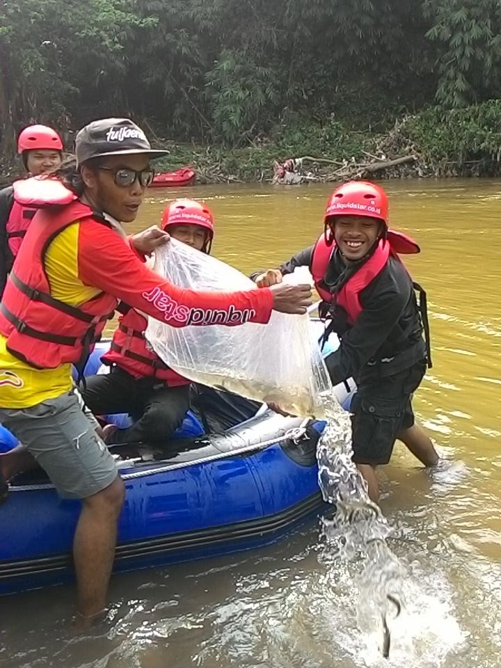 [KOMBAT NATURE] Aksi Nyata Ruwat Bumi dan Menyususi sungai Ciliwung