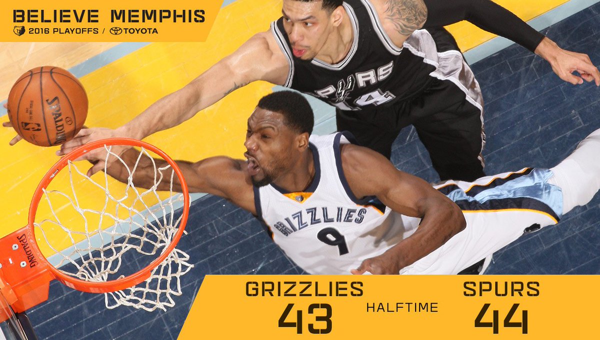 memgrizz's tweet photo. At the half: #MEM: 43 #SAS: 44 | #Grizz shoot 41% #GNG https://t.co/Boa6CECLeZ