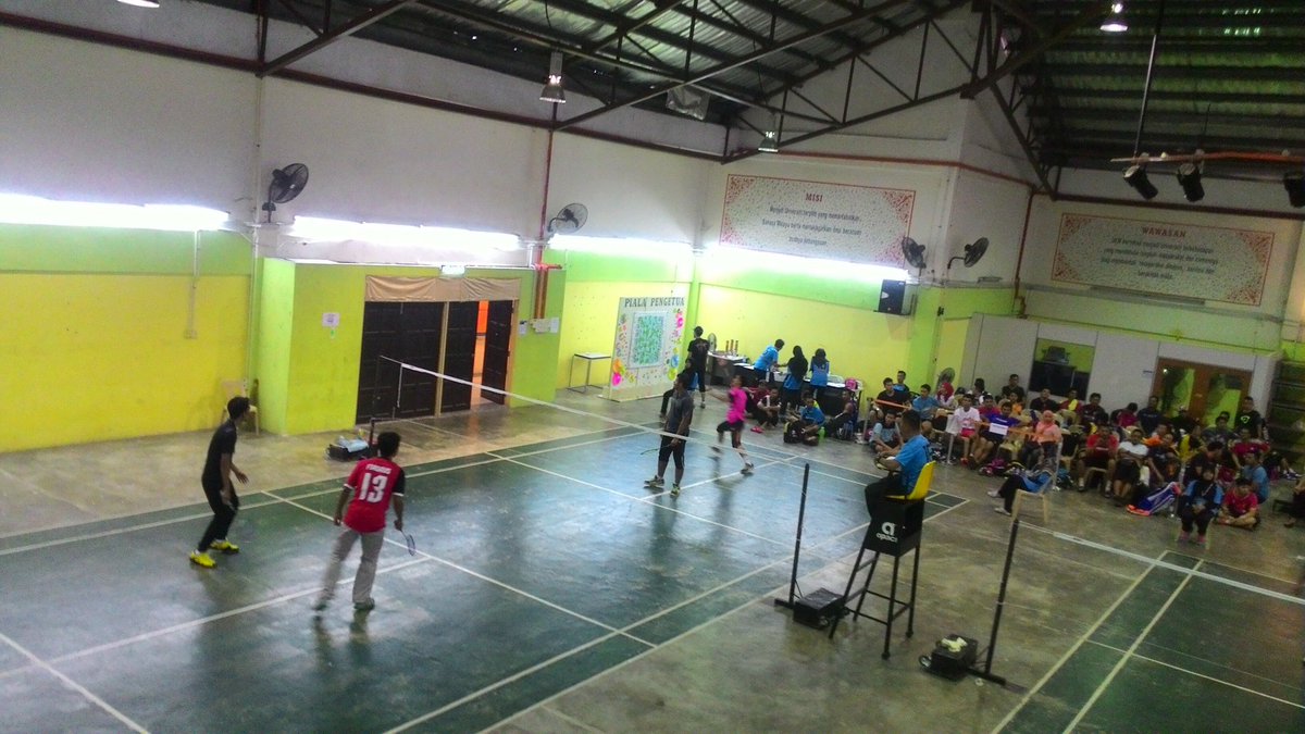 HASCUP_KKM's tweet photo. Kejohanan Badminton Piala Pengetua 2016. https://t.co/v8z5nfSMX7