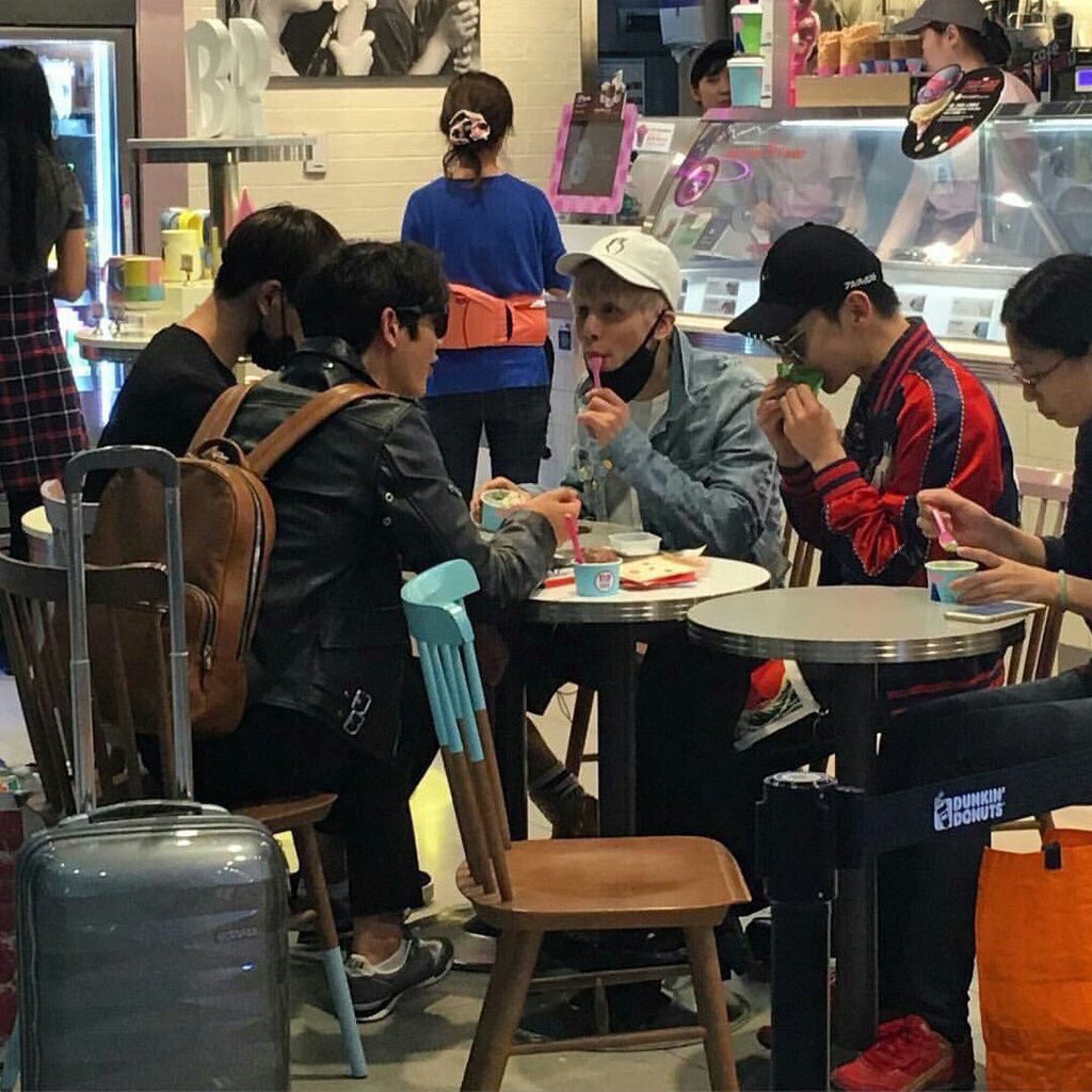___mio18's tweet photo. なんだよなんだよ混ぜてよ～～～「テミンに写メ送った？」「オニュヒョンこっち向いて～！」「絶対テミン羨ましがるよ」とか言わせて～～～ https://t.co/G4SxSXsTQV