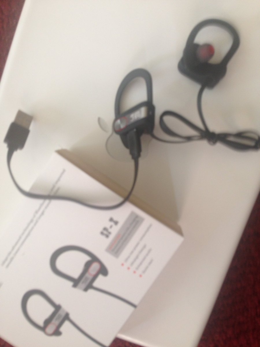 sequoiajobates's tweet image. I love these headphone they are easy to setup. itechelec.com/product/audio-…  #TechElec
