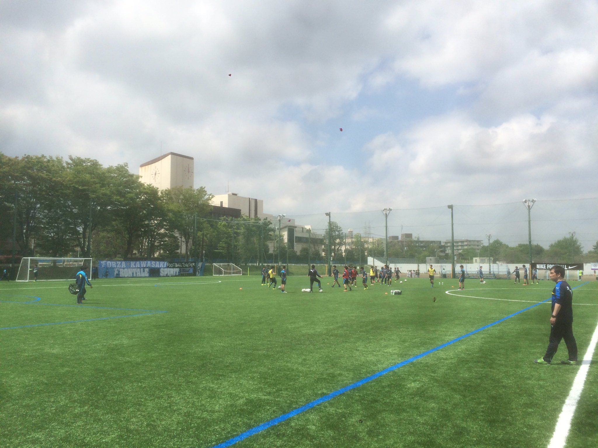 川崎フロンターレ Al Twitter 後半は序盤から流れに乗って攻撃を仕掛けるも 相手ゴールを割ることができず 65分に再びコーナーキックから失点を許してしまい 0 2で試合終了となりました 応援ありがとうございました 運営 Frontale T Co Px47p2gjli