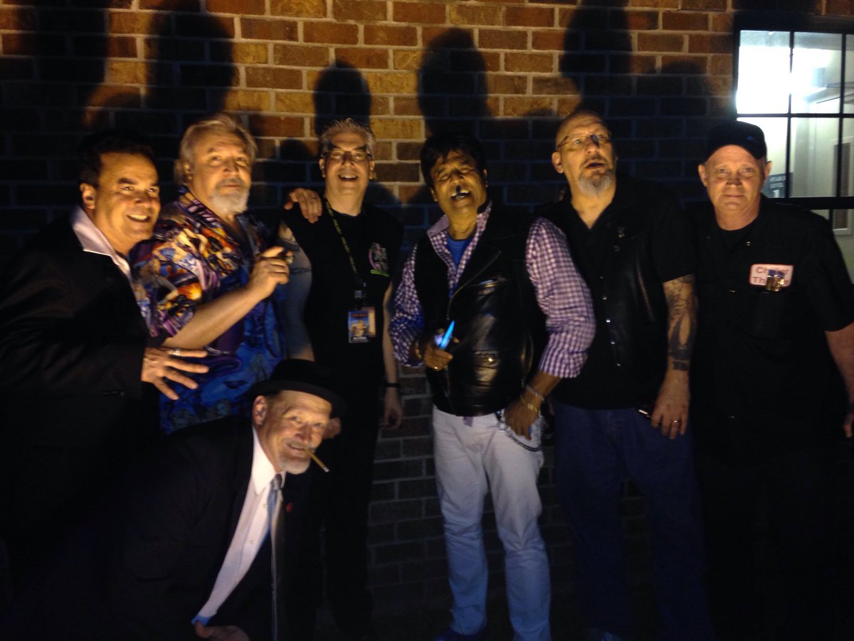 ChillerCigar's tweet photo. Smoking cigars with Erik Estrada https://t.co/0Iz6nNd6Ye