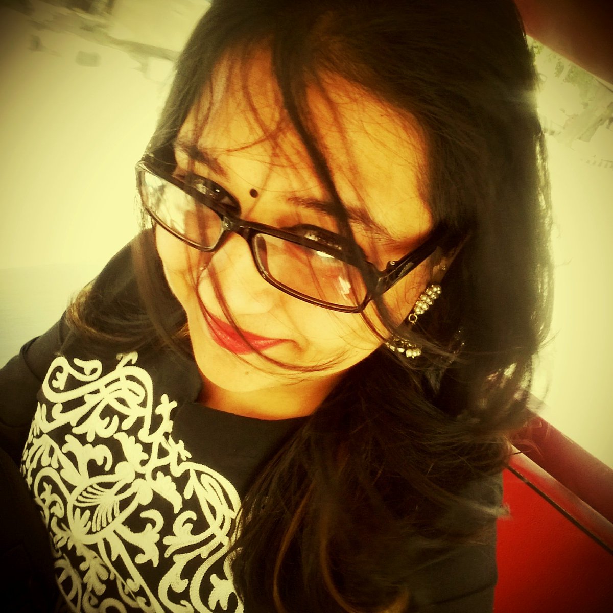 Saumyakul's tweet image. Your minion is on her way @AtikaGB :*
See you in a while :) #OxfordBookstore #LanguageFest