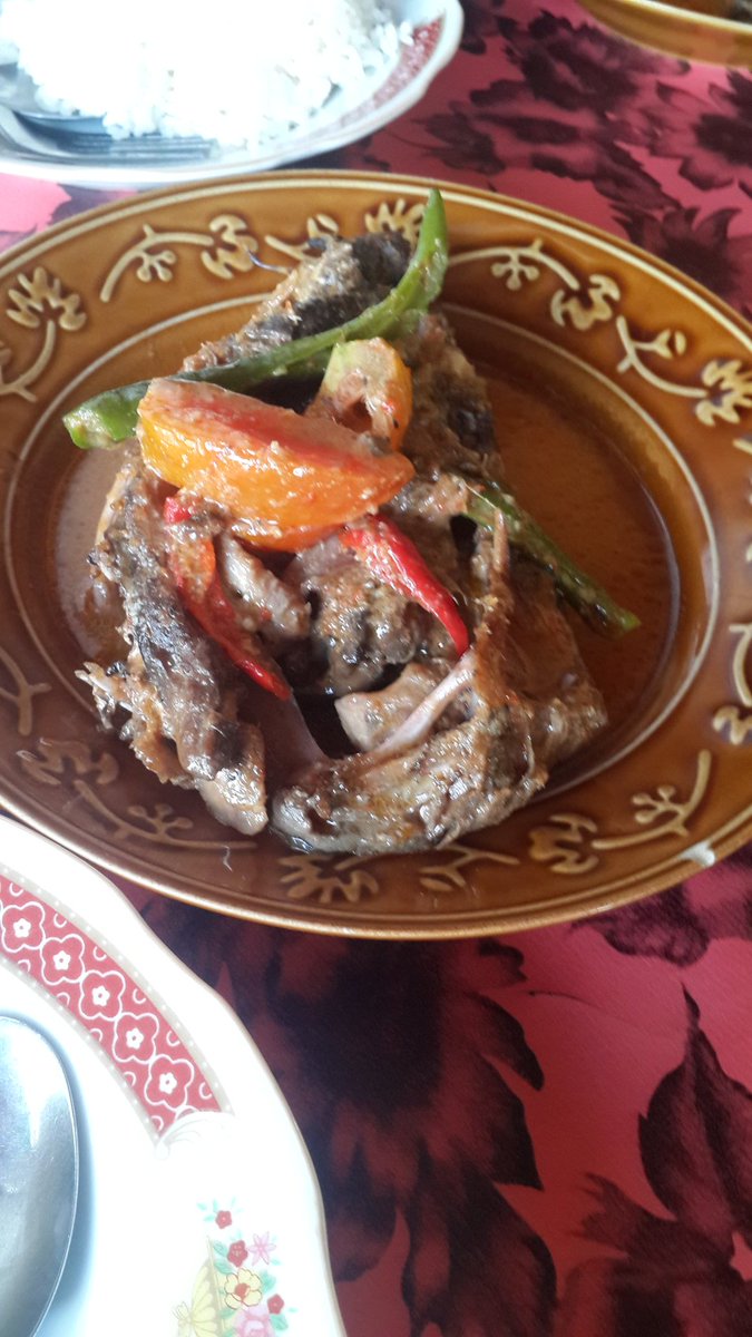 Walau ikannya kecil, tapi rasa masakannya max jlep jos poll. Kapal burak desa sigambir Brebes