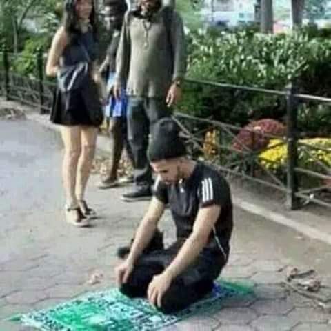 لوكنت هذه الصورة لفنانة عارية لجمعت الملاين من اللايكات !! امانه عليك لو عجبتك الصورة اكتب الله اكبر