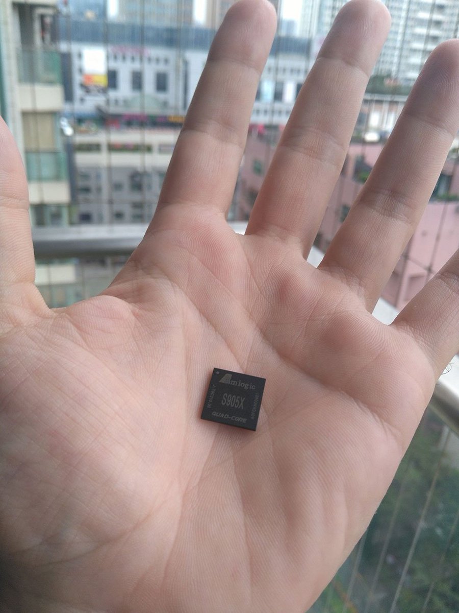 inphic's tweet photo. This is one of the first #Amlogic #S905X SoC available in the world. We got some of the few samples for development https://t.co/sVpaTv6ls9