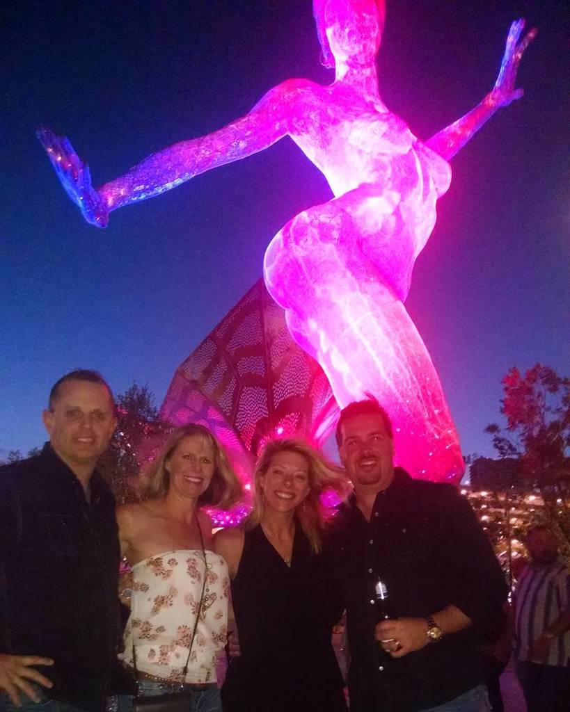 runthruairports's tweet photo. Pre concert fun. #vegas #georgestraitconcert #titsfordays #goodfriends #nokidsthisweekend #tmobilearena https://t.co/gcDjEQdqij