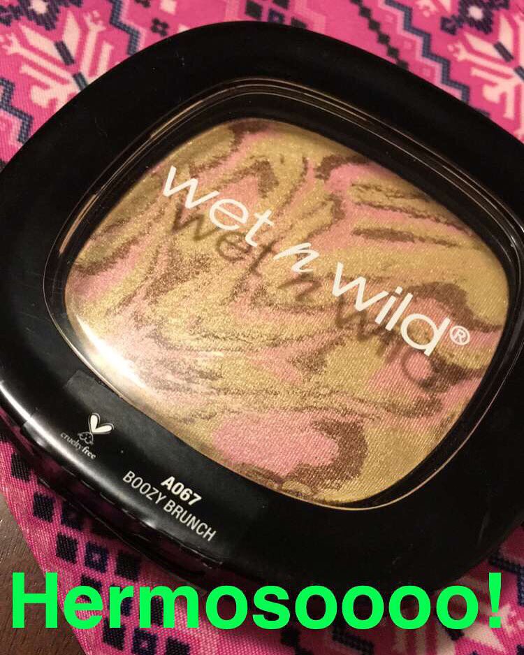 Uno de los iluminadores mas lindos q tengo en mi mini colección 🌷 Con acabado Rosegold. 💖🤗