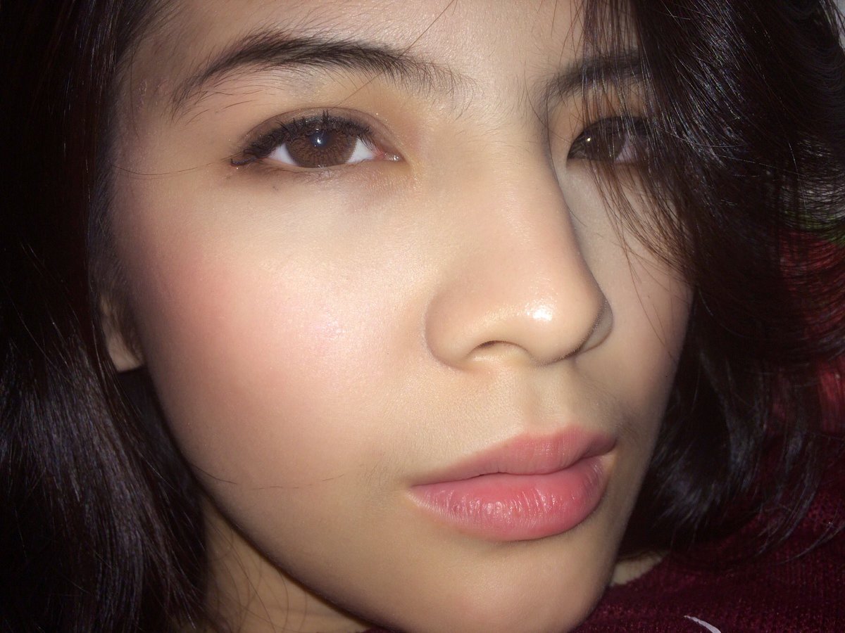 sonyapandr's tweet photo. Tampang antara setengah sadar, masih ga percaya hr ini libur sepenuhnya #akhirnyaistirahatjg #byehomework #byework https://t.co/EdfpBnEYKP