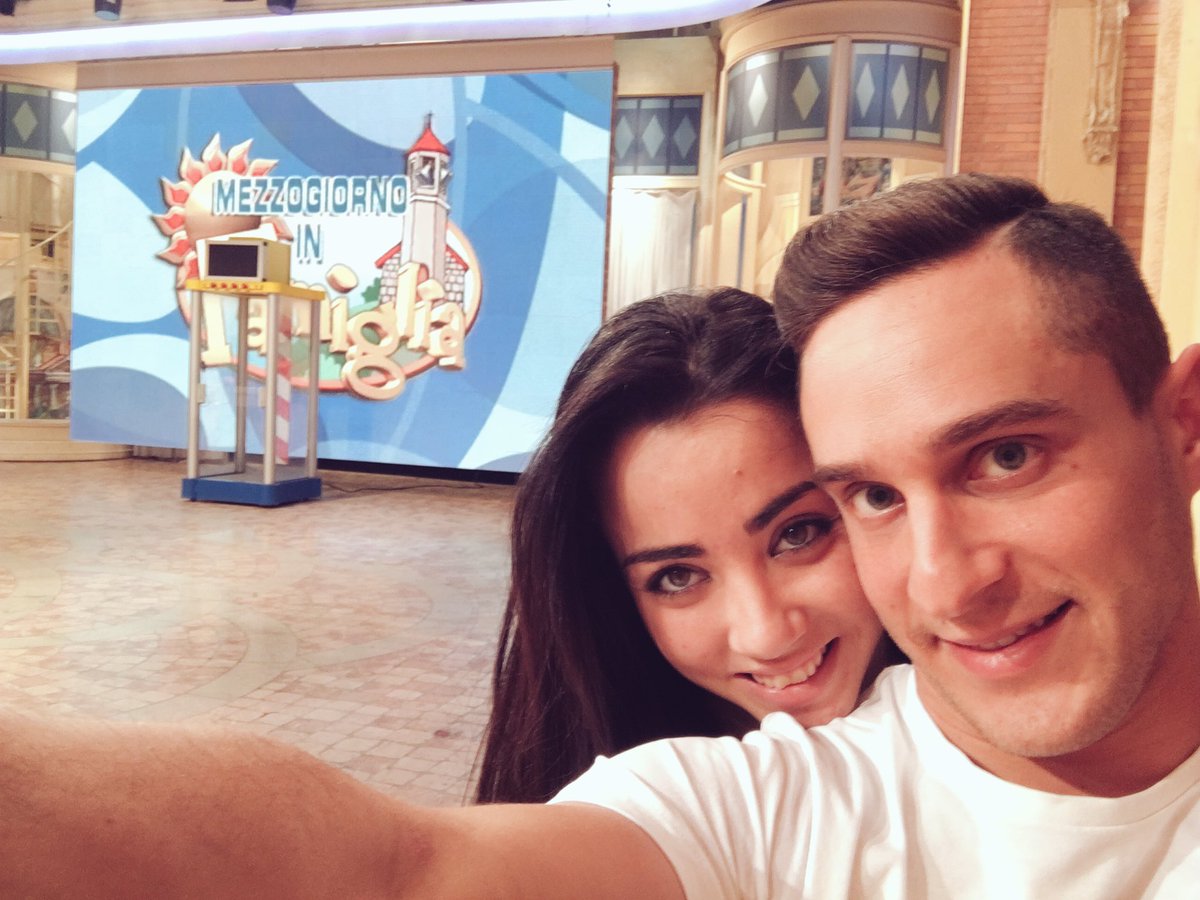 djlucasalsa's tweet photo. RAI DUE "MEZZOGIORNO IN FAMIGLIA"  ore 11,55 VOTACI
📱Sms al 4784784 DIGITANDO 2
☎️ telefono fisso 894433 digitando 2 https://t.co/0BVIUIDZSE