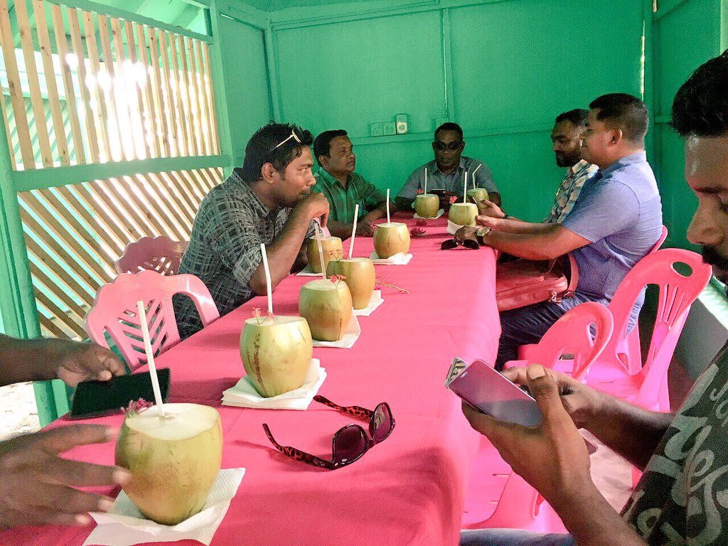 pharee5383's tweet photo. #HappsNow
#TeamRaeesYameen #PPMForce ah Sh.Narudhoo in kee Hoonu Marhabaa eh kan #Yageen.👏🏻👏🏻👏🏻" 
#RaeesYameen2018 https://t.co/S7pmmRKGw9