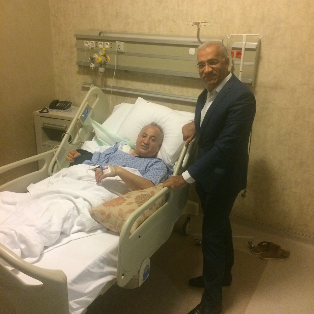 IsmetAbbasoglu's tweet photo. #CHP Bakırkoy belediye Meclis üyemiz sayın Yahya göktaşı ziyaret ettim. AADD başkanı Ismet Abbasoğlu https://t.co/UzPDhOP9Xs