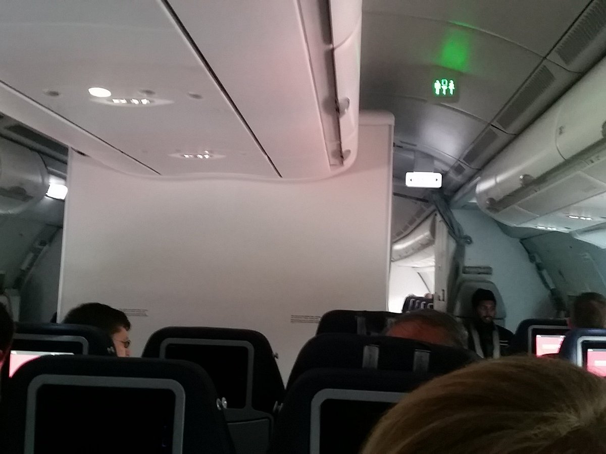 BeckerPictures's tweet photo. Ready for TakeOff @airberlin #AB9669 #AirBerlin See you in 12 hours https://t.co/YJr3WDzhRX