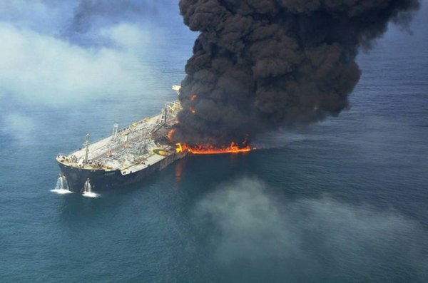 Российский танкер горит в Каспийском море - Цензор.НЕТ 1516