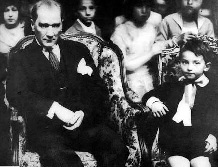 23 Nisan Ulusal Egemenlik ve Çocuk Bayramı'mız kutlu olsun.