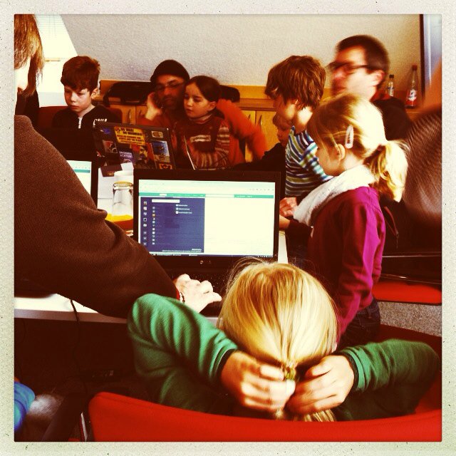 LeodiFlora's tweet image. Kinder lernen programmieren beim coderdojo Kassel #cdks