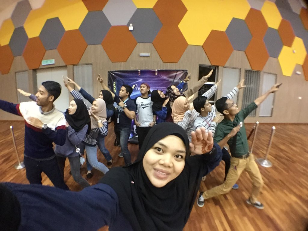 AminMdShah's tweet photo. Malam @TAFPalam menang besar #fbmawesome #BizConference2016 https://t.co/g7wA4kbNEZ