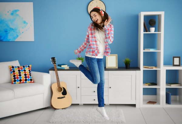 Happy #NationalDanceDay ! What is your favorite song to #dance to?