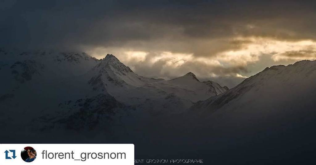 courchevel's tweet photo. #Repost @florent_grosnom #sunrise #landscape #landscape_captures #landscape_lovers #courch… https://t.co/4lWpBXn3Ki https://t.co/tKD5YcgZVT