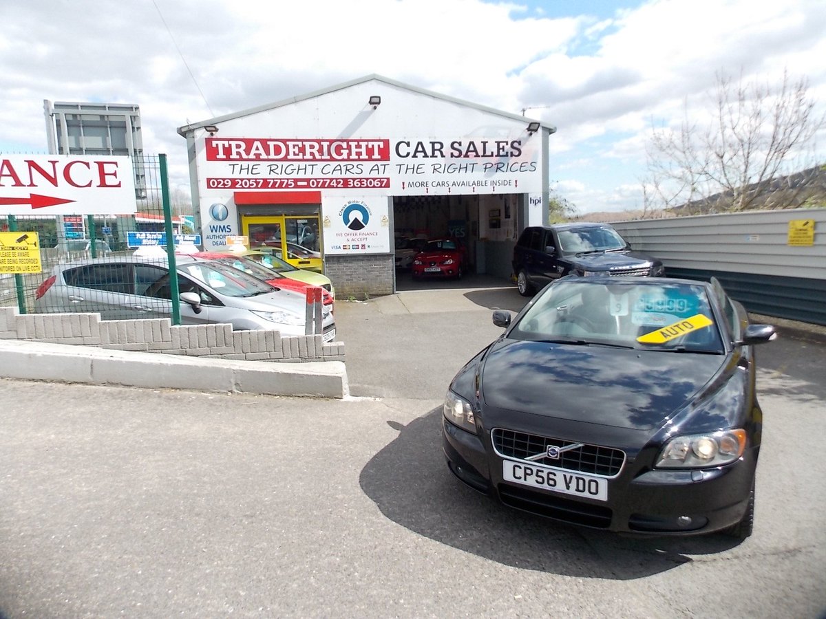 NoLongerInUs2's tweet photo. Get this lovely Volvo C70 in time for summer. #DropTop 
Info here:
https://t.co/ZVTHYKfSQI https://t.co/byFhmMpiCC