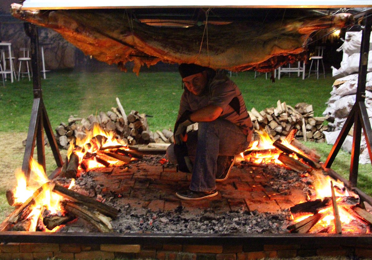 animalgourmet's tweet image. El chef @DanteFerreroH ayer en la velación de #LaVacaEsMia en @LaEncomiendaMX